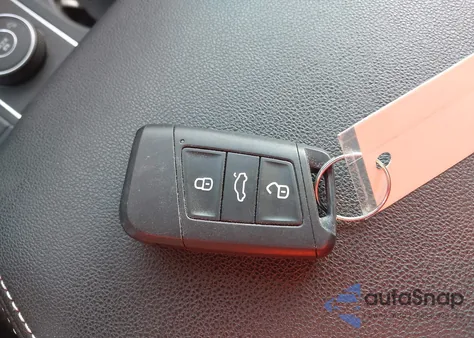 2020 Volkswagen Atlas Cross Sport 2.0T Se z USA, uszkodzony, nr VIN 1V24C2CA4LC205475